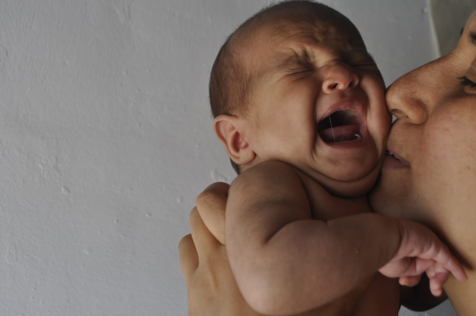 llanto de bebés, asesoría maternidad. escuchar llorar